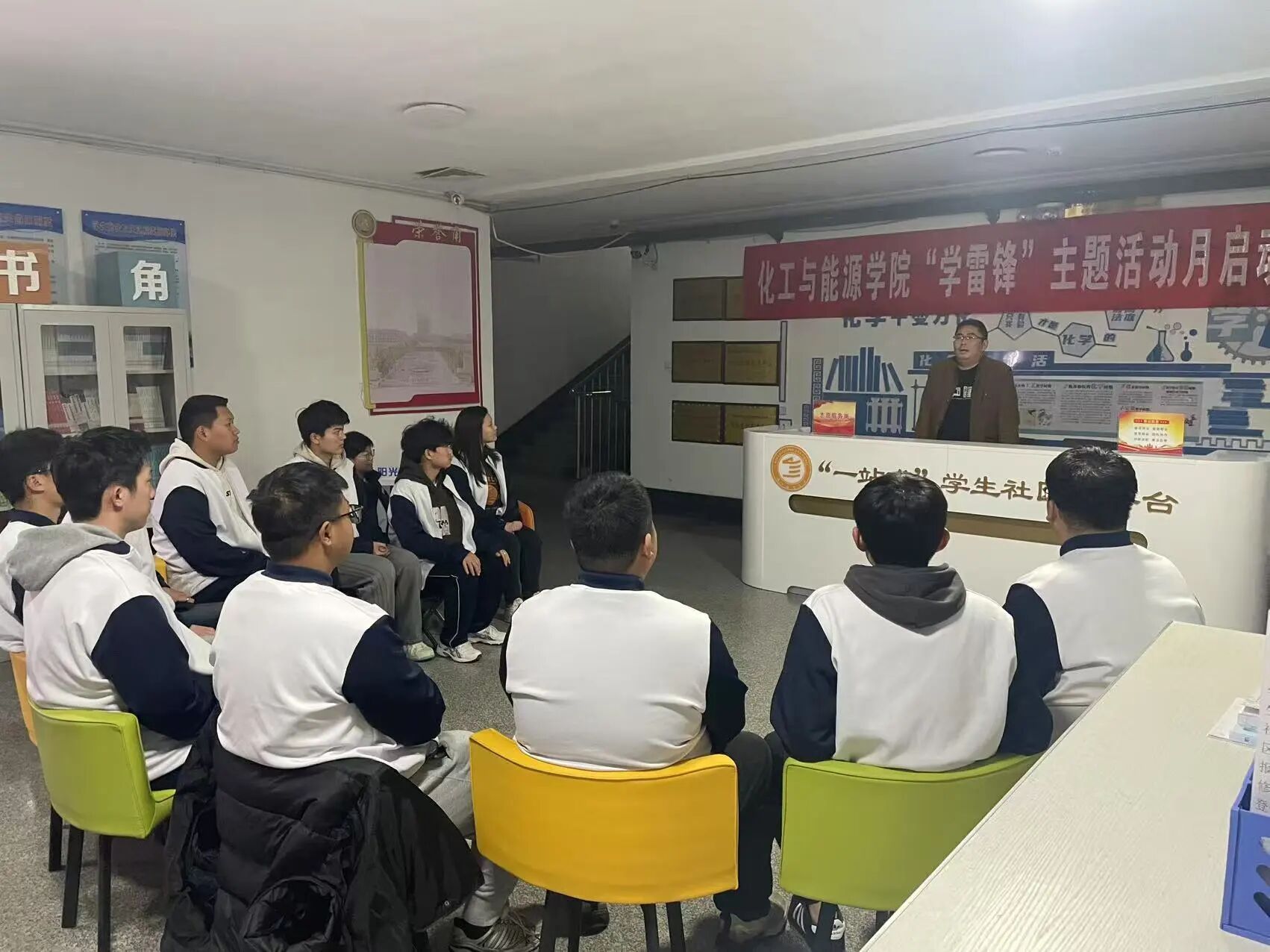 tyc8722太阳集团组织开展书记讲党课活动