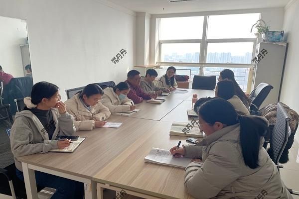 tyc8722太阳集团组织开展第一次教研活动