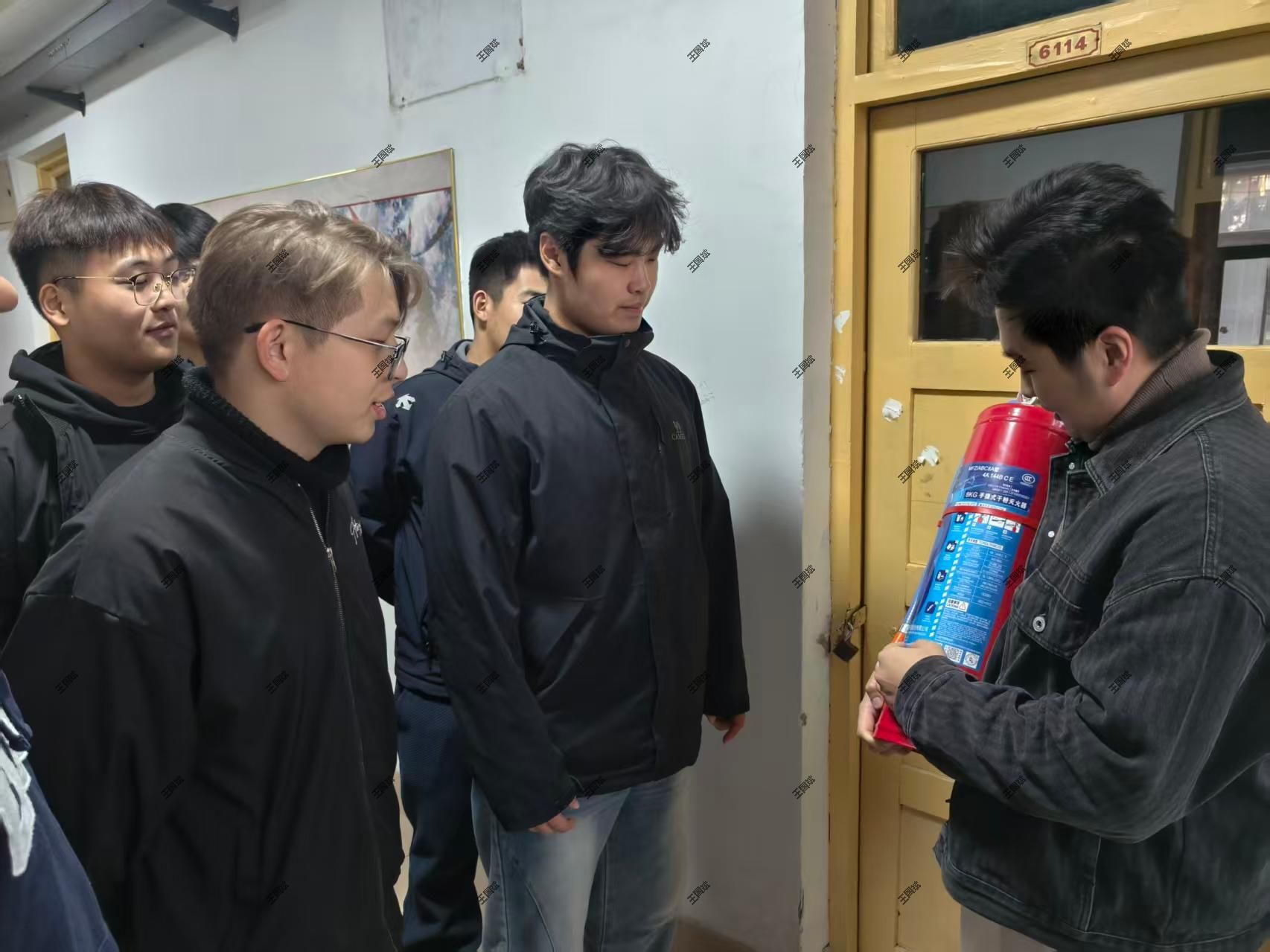 tyc8722太阳集团“一站式”学生社区开展学生消防知识培训及应急疏散演练活动